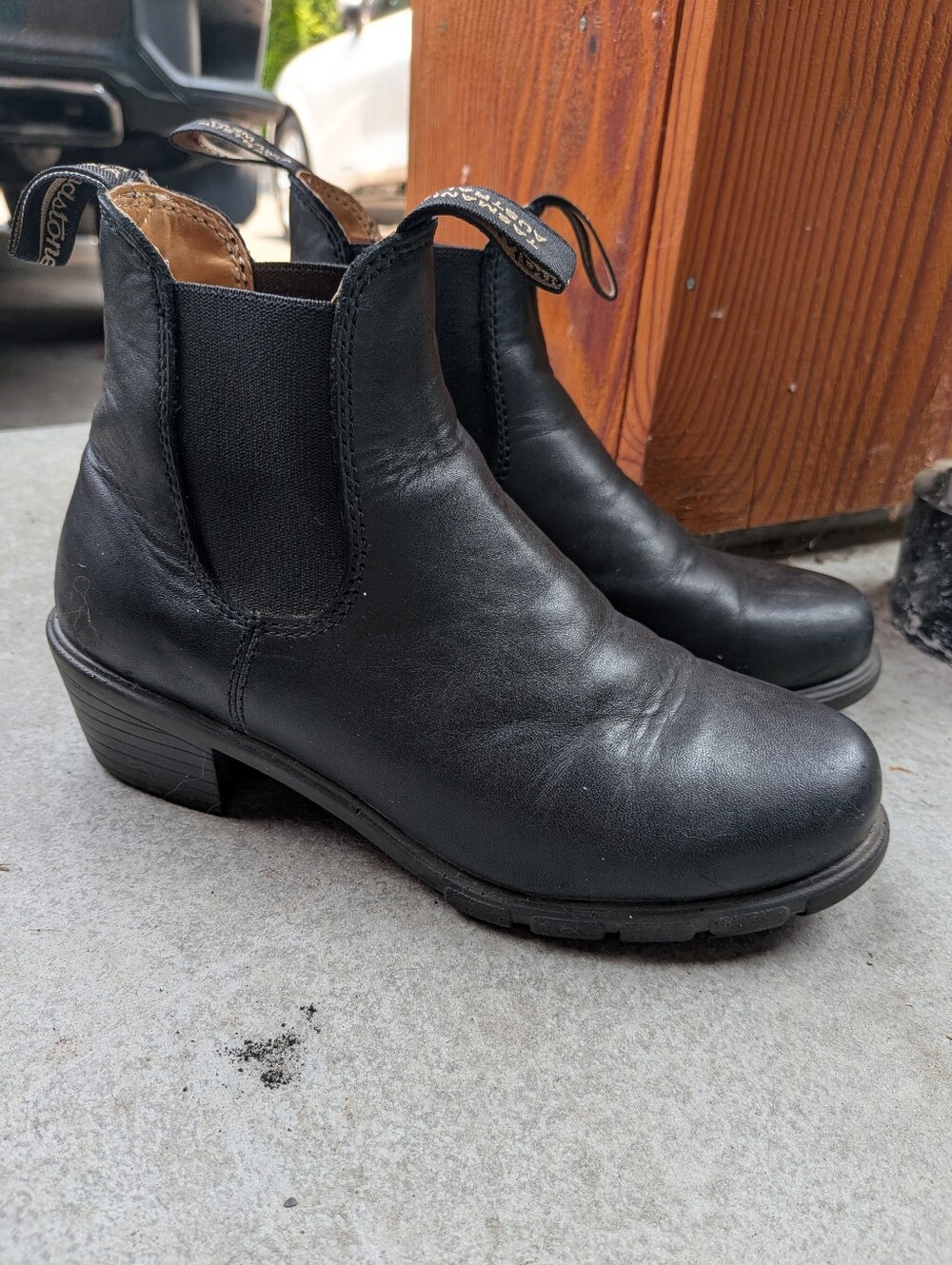 Blundstone Black Leather Chelsea Boots Heel 6.5 US Womens